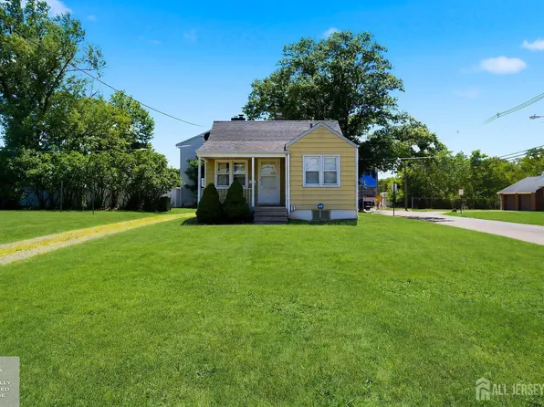 350 Suttons Ln, Edison, NJ 08817