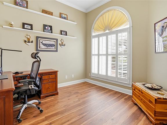 4th image of 110 Old Wharf Rd