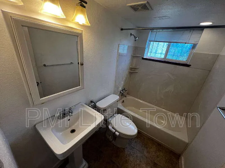 3620 Hudson St — Photo 10