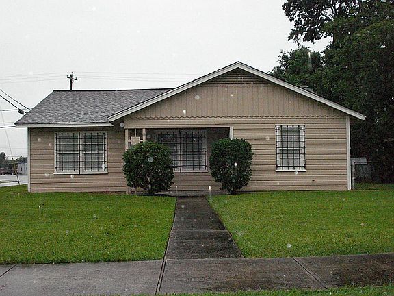 5th image of 1620 Locklaine Dr