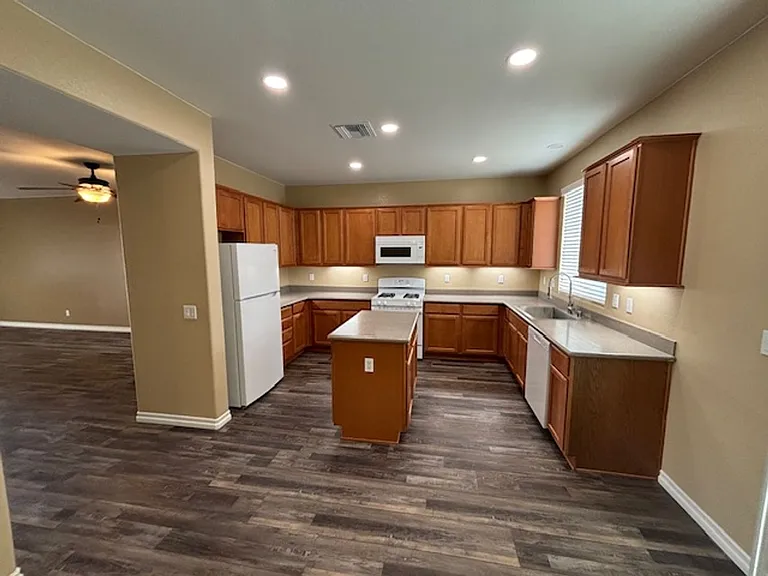 2684 Jade Tree St — Photo 2