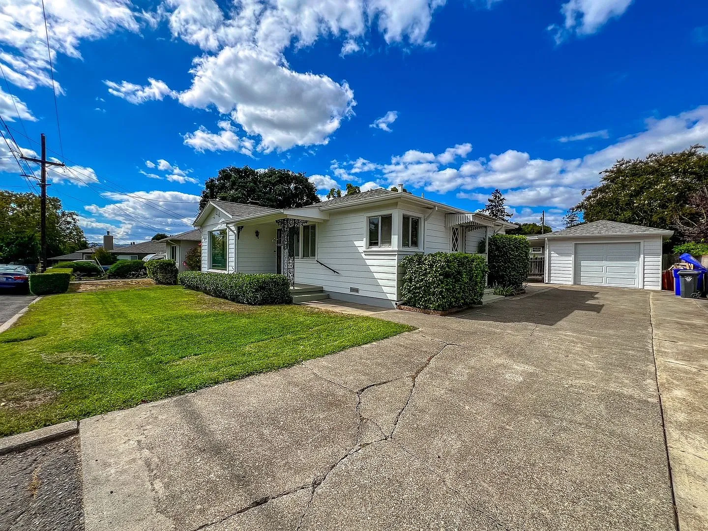 Charming Alta Heights Bungalow with Fresh Updates! — Photo 2