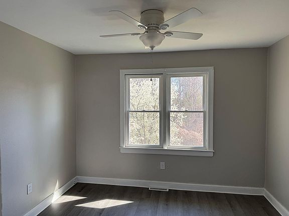 5th image of 35 Circle Dr