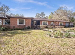 17335 Lake Iola Rd, Dade City, FL 33523