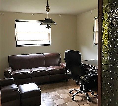 4th image of 8326 Sanlando Ave