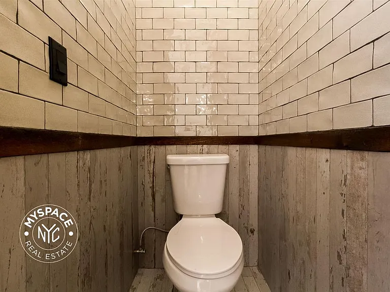 212 Starr St #2L — Photo 11