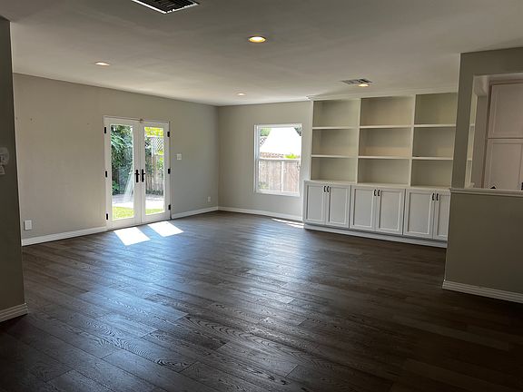 3rd image of 560 Eva St