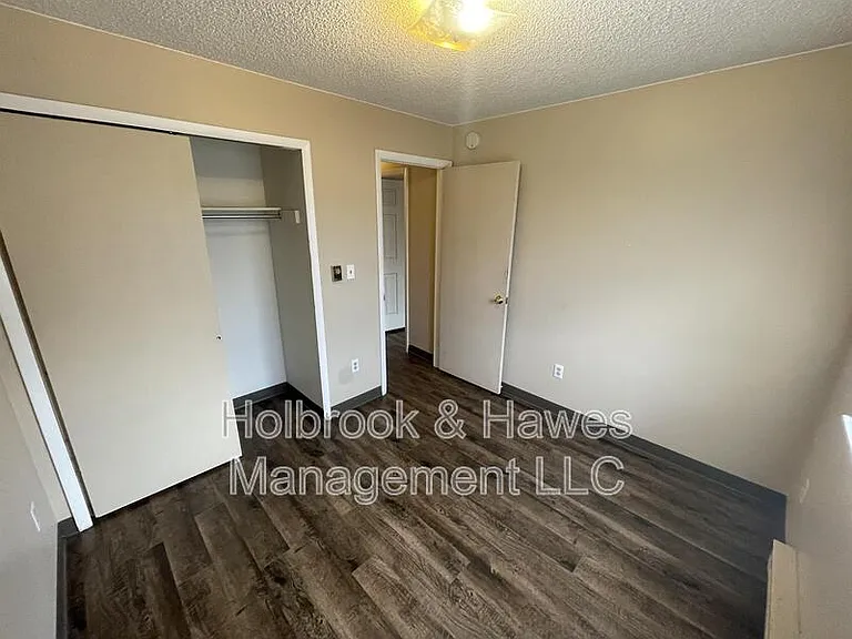 1209 W Plum St — Photo 24