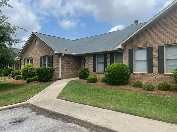 220 Heritage Blvd W, Greenwood, SC 29646