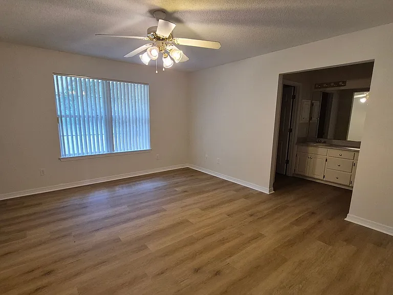 7361 Chimney Pines Dr — Photo 9