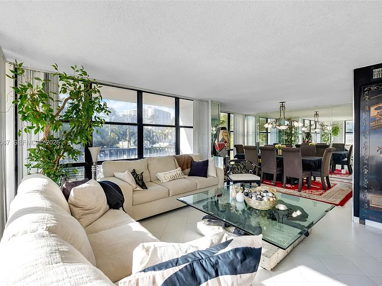 800 Parkview Dr #230 — Photo 5