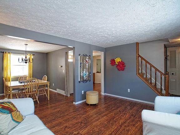 3rd image of 5048 Creekside Blvd