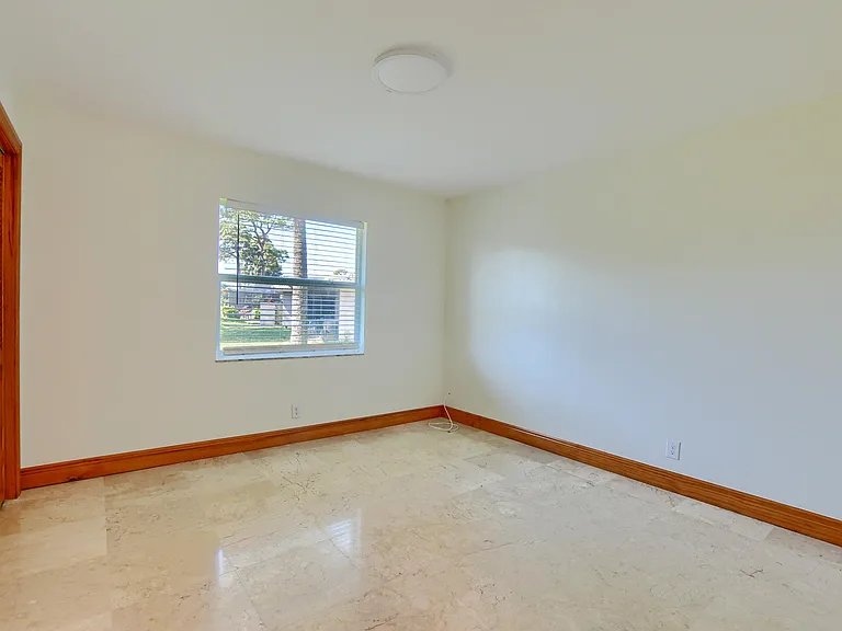 2334 NW Timbercreek Cir — Photo 37