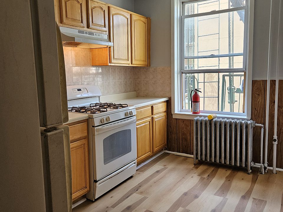 Eat In kitchen