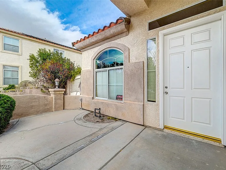 9462 Castillana Ct — Photo 2