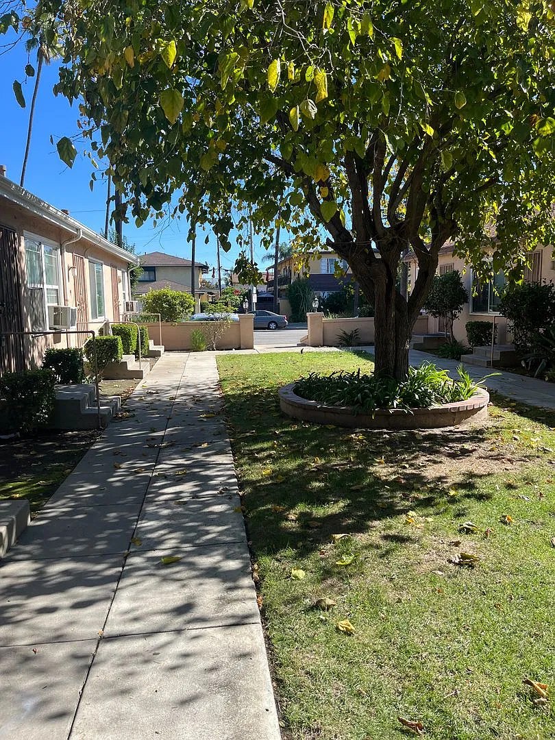 925 N. Azusa Ave. — Photo 2