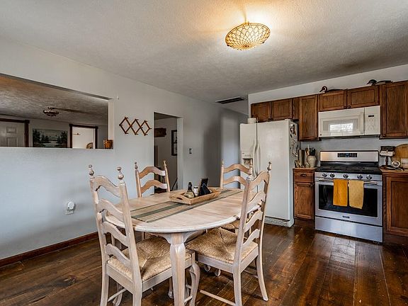 2nd image of 1341 E 559th Road