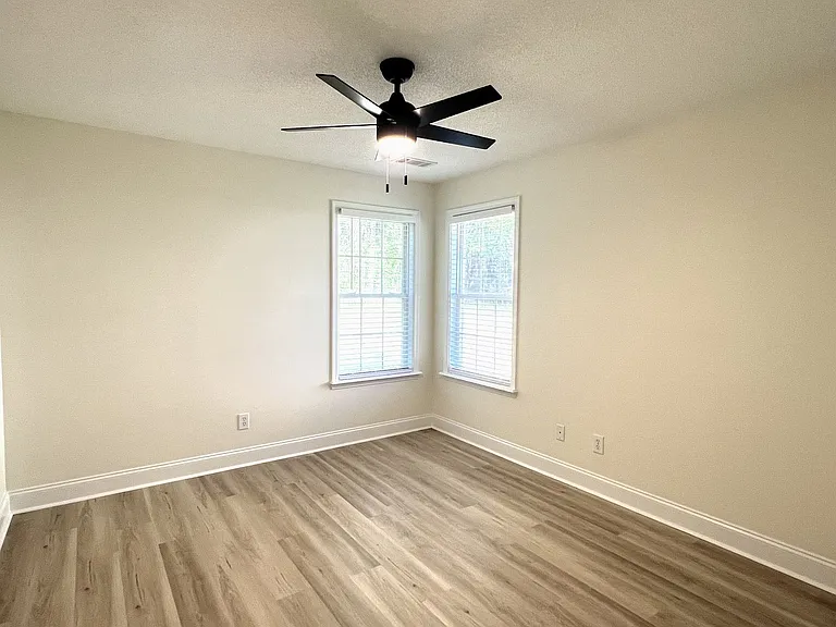 134 Stone Brooke Dr — Photo 32