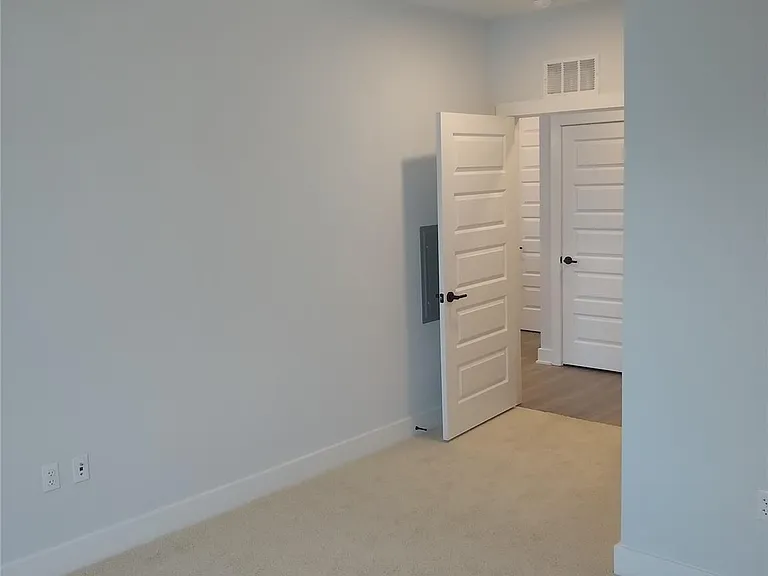 2220 Webberville Rd #403 — Photo 12