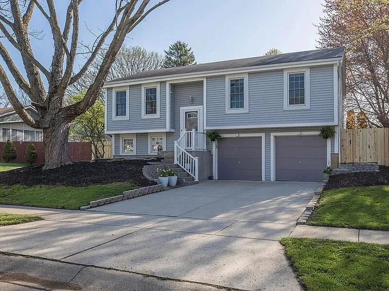 6110 Castlebar Ln