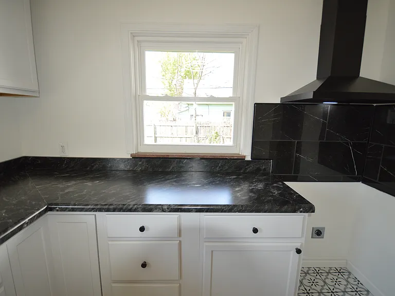 332 Sheldon St — Photo 9