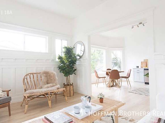 5th image of 402 1/2 N Avenue 54