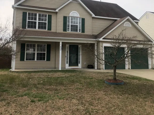 825 Chapin Wood Dr, Newport News, VA 23608