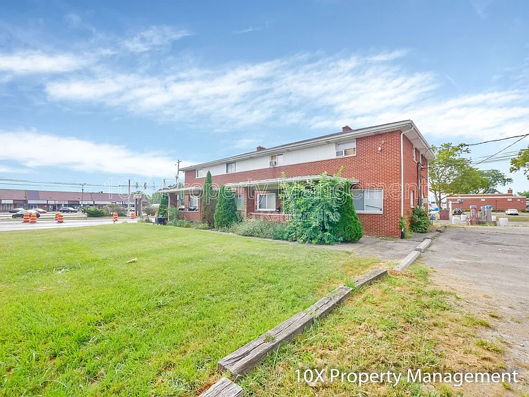 3257 Cleveland Ave #C — Photo 3