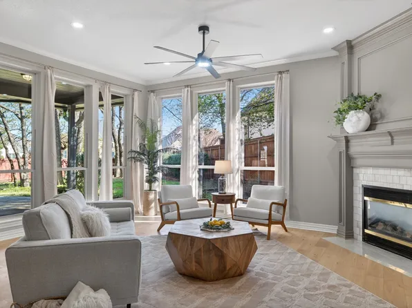 8232 Fenwick Dr, Fort Worth, TX 76182