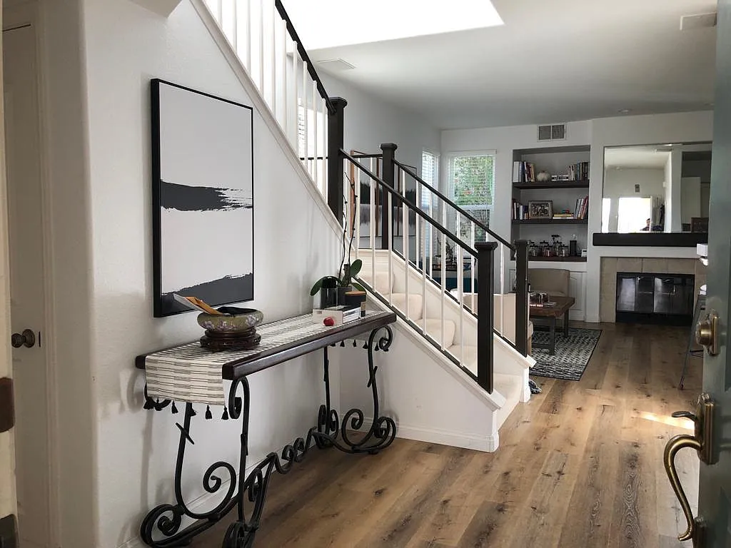 4 bed, 1986 sqft, $5,100 — Photo 2