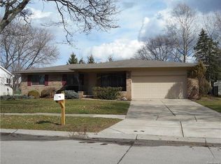 5928 Cliffside Dr, Troy, MI