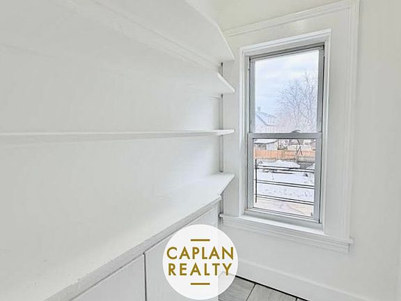 5th image of 641 Ferry St #O2