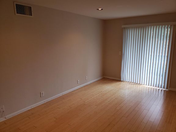 4th image of 3901 Whitland Ave APT 18