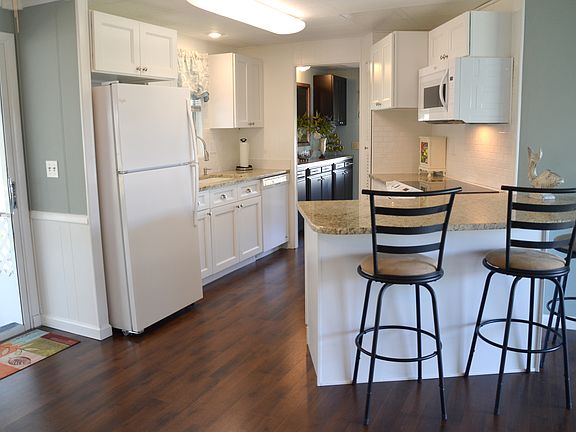 2nd image of 24 NE North Warner Dr
