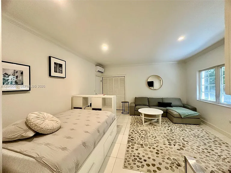 260 Euclid Ave #6 — Photo 8