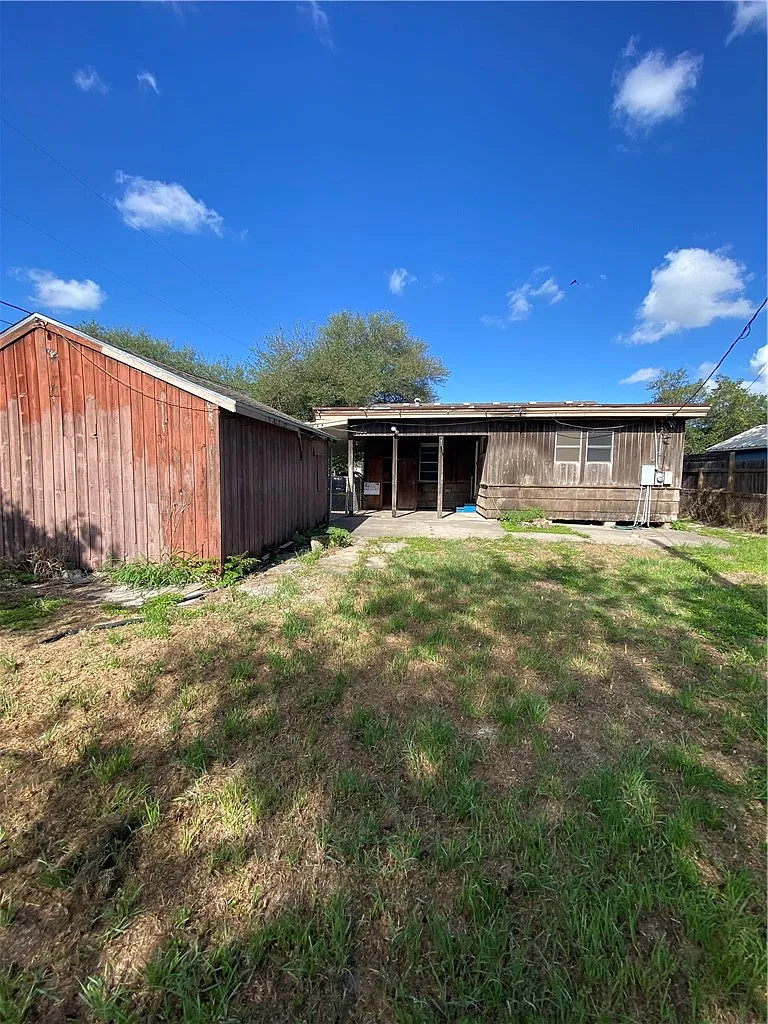 2 bed, 1.0 bath, 1038 sqft, $1,000 — Photo 4