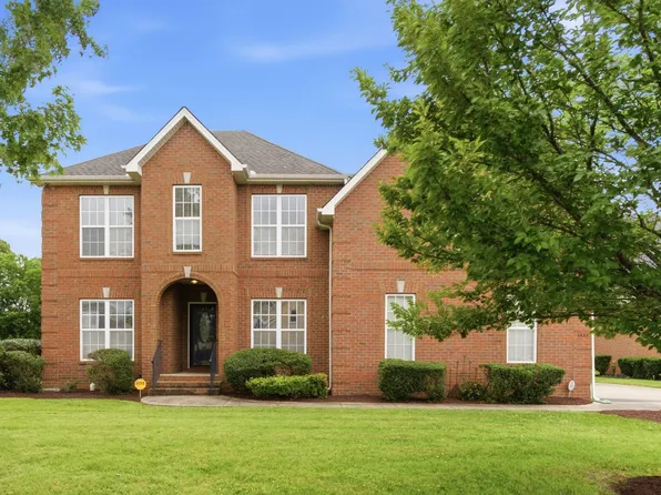 1939 Cliffview Ct, Murfreesboro, TN 37128
