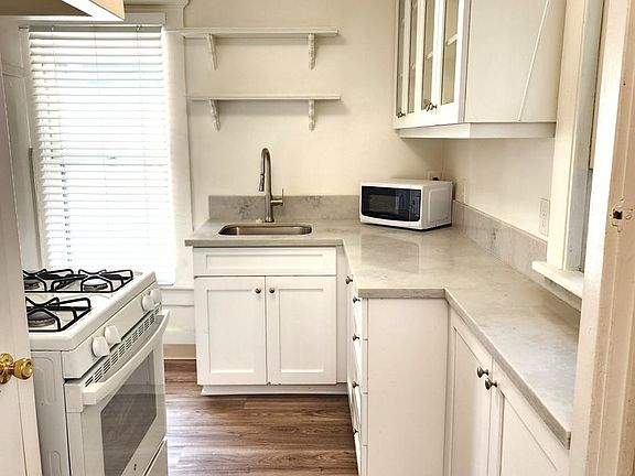 4th image of 1044 Adella Ave #0