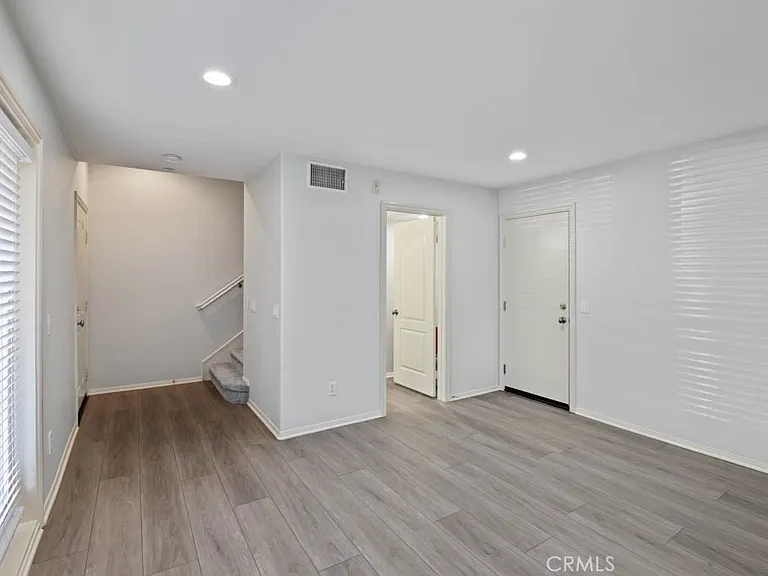 297 Tustin Field Dr — Photo 9