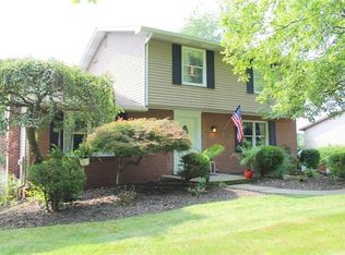 122 Sunview Dr, Beaver Falls, PA