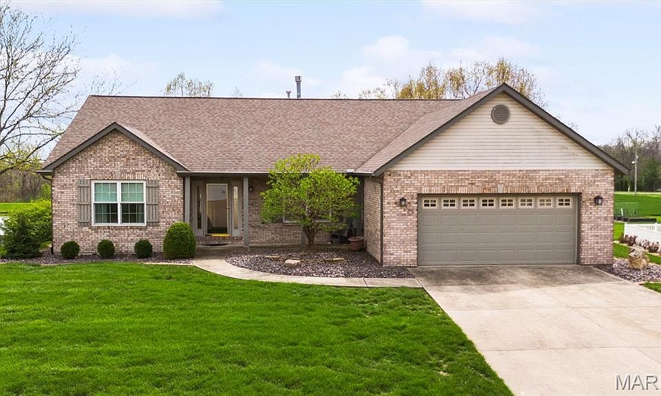 1st image of 11 Danube Dr