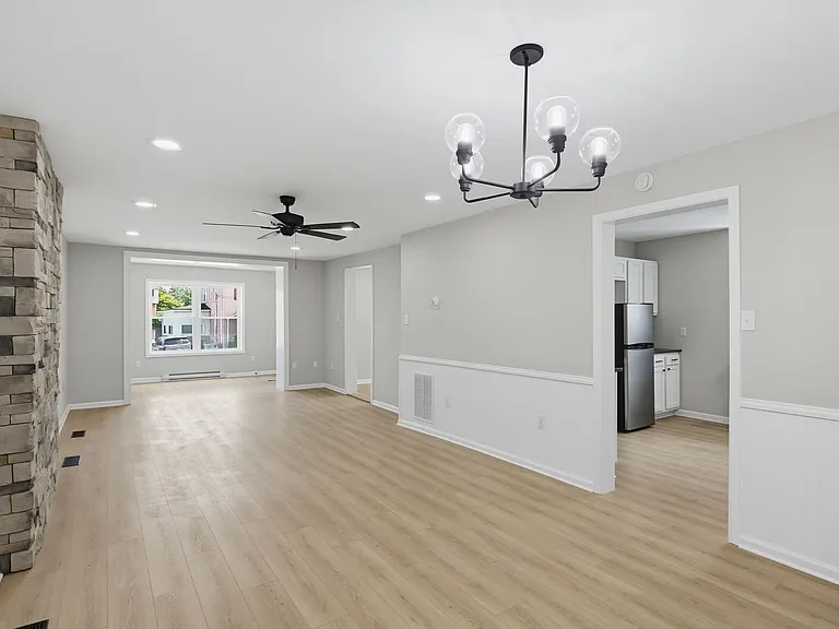 837 Virginia Ave — Photo 9