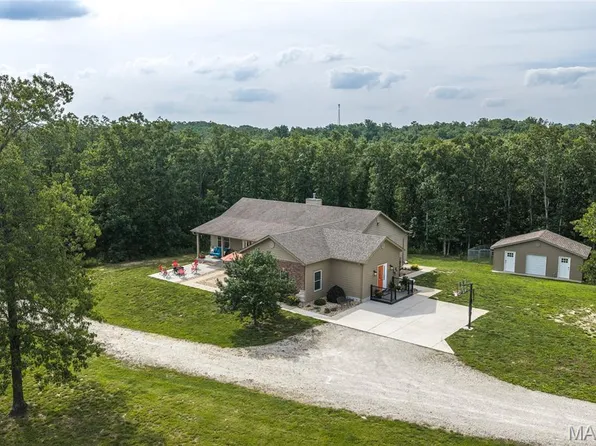 956 Rustling Oaks Ln, Sullivan, MO 63080