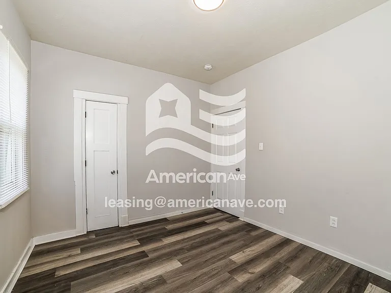 1762105_007_wm_-_main_bedroom_13428599.jpg