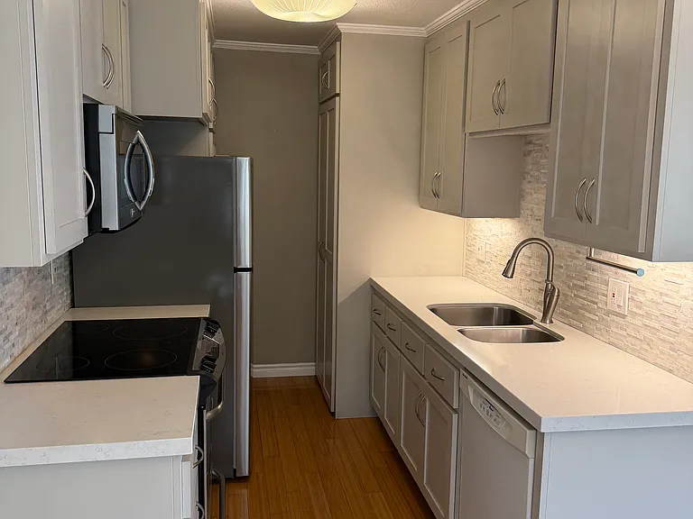 11836 Mayfield Ave #2 — Photo 19