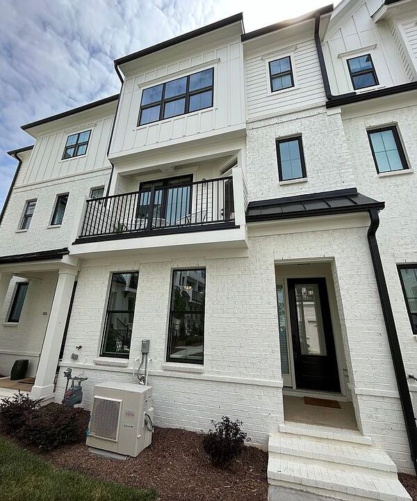 1st image of 1601 Draper View Loop #102