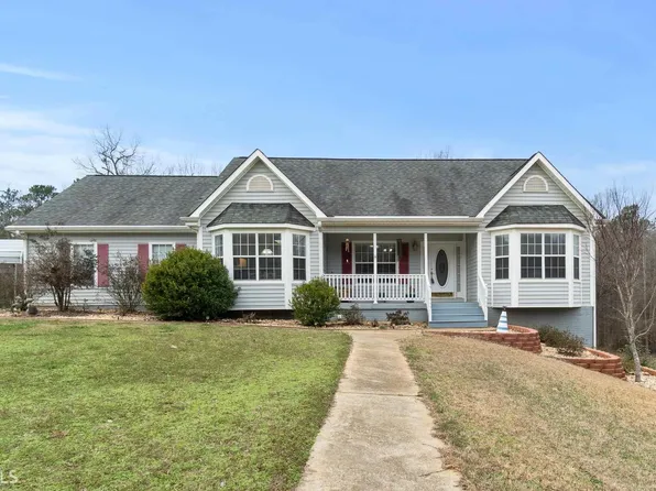 221 Ashley Trace Dr, Locust Grove, GA 30248