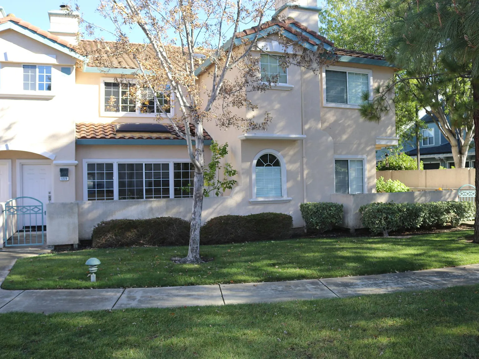 2 bed, 2.5 bath, 1540 sqft, $3,700 — Photo 1