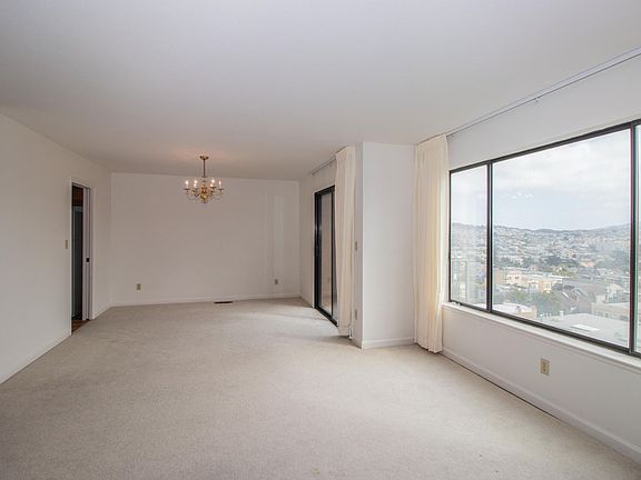 4th image of 441 Monterey Blvd