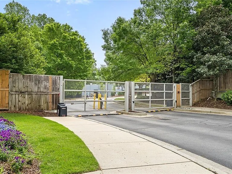 1380 Stirling Cir NW #26 — Photo 7
